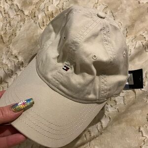 NWT TOMMY HILFIGER DAD HAT